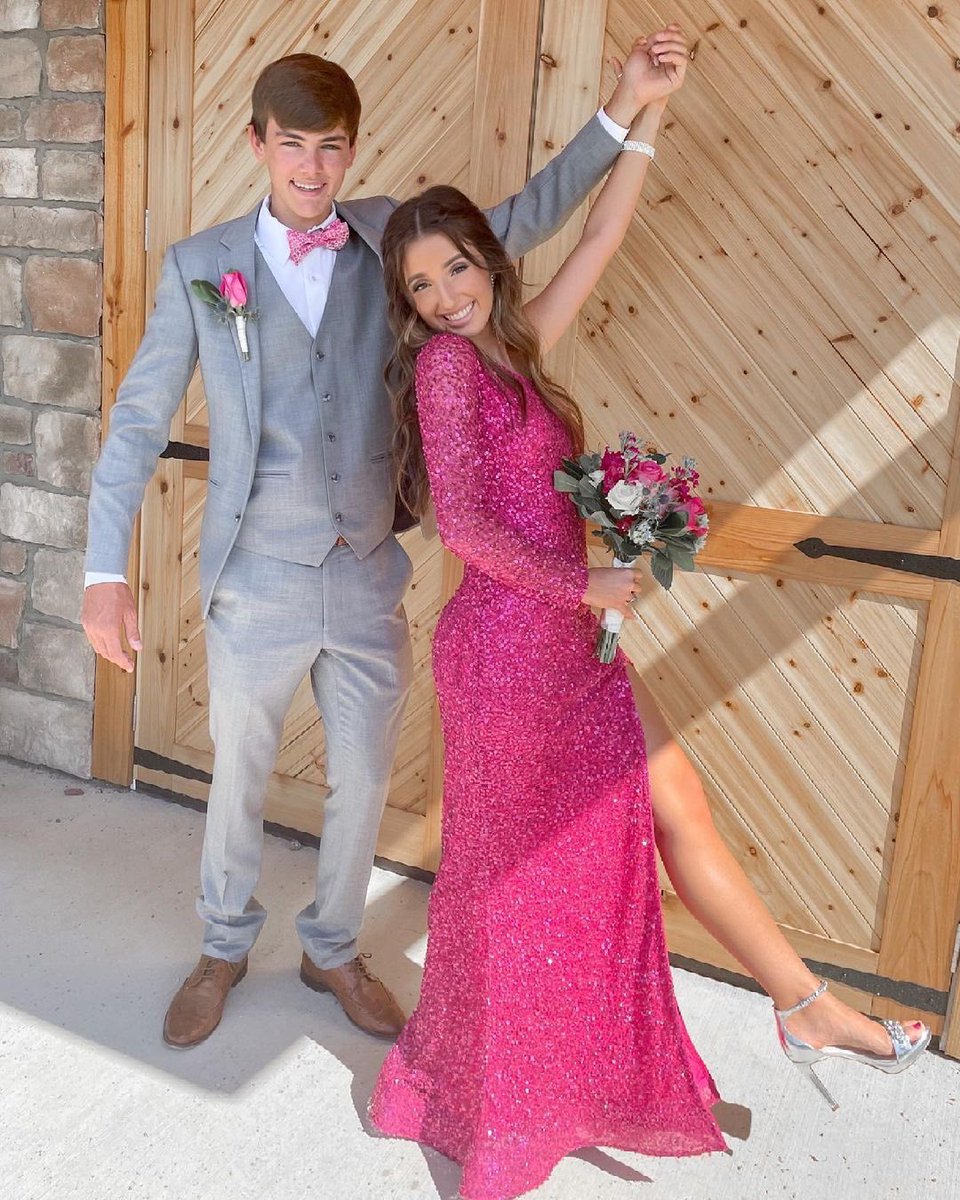 ASHLEYlaurenME's tweet photo. Style 1977 was made for dancing!! ππΊβ¨
πΈ: @AnsleyHolton
#ASHLEYlauren #TEAMfabulous #dress #fashion #prom #prom2021 #promcouple #promgoals #promdress #stylish https://t.co/njAdU7eA1T