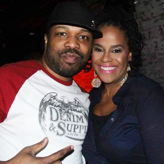 officiallipgame's tweet photo. Sending BIIIIG SCRATCHVISION SIZE BDAY LOVE to my brother, the GRANDMASTER @djscratch...always supportive and always a gentleman...until her plays Jason on the turntables!
Happy birthday mah G. 💪🏽💥🎂👏🏽
#myfriendsaredope #djscratch #scratchvision #legends https://t.co/N3p0XM1omC