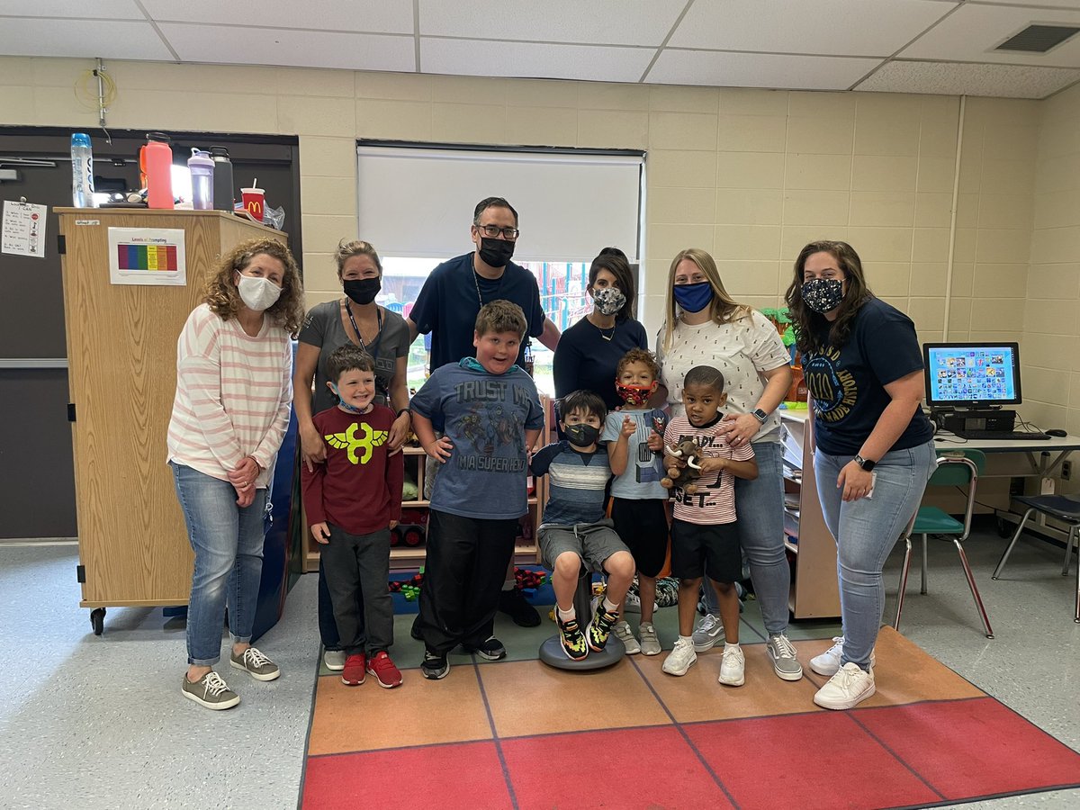 misschelsea518's tweet photo. Today marks the end of another school year. This year has had its challenges but we have definitely had some fun along the way! Shoutout to the best staff In the world, thanks for helping make this year great! See you for ESY!  #year5 #BCSSSDTweets https://t.co/q5kmIWtF33