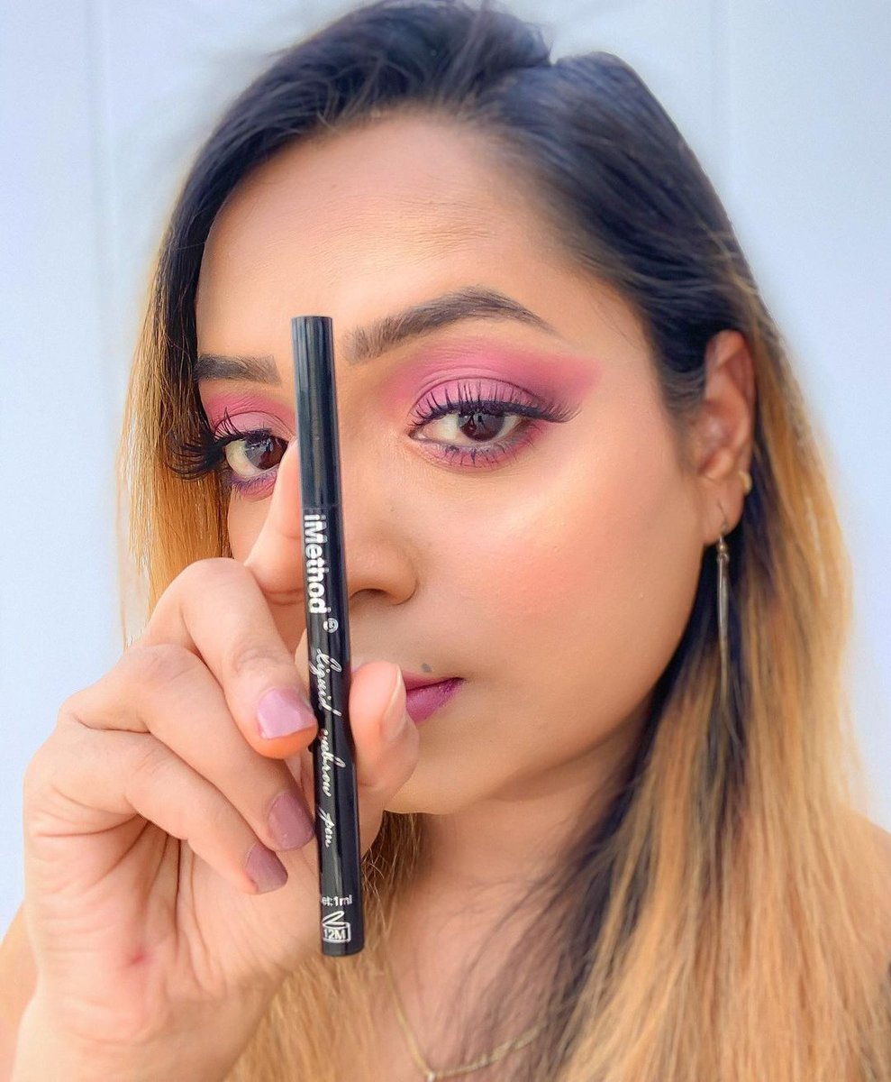 iMethodBeauty's tweet photo. Which one do you prefer? Brow pen or brow gel?😃 https://t.co/4YWrTFdea4