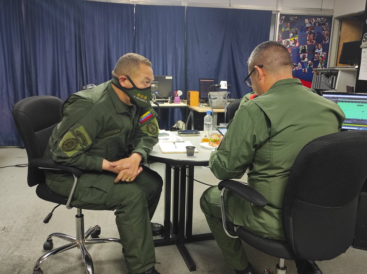 #DefensaIntegral Somos servidores públicos y debemos escuchar al pueblo, vamos a dar nuestros números telefónicos. Las dificultades en los servicios públicos no es culpa nuestra, es culpa de la derecha apátrida por las sanciones solicitadas. 
<a href="/MGOvidioDelgado/">MG. Ovidio de Jesús Delgado Ramirez</a> 
#RumboBicentenario