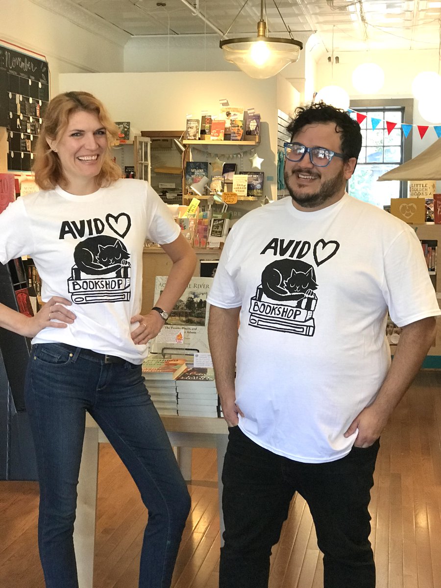 AvidBookshop's tweet photo. Happy 4th birthday to this little dynamo. Cubbie is one of the more famous #PetsOfAvid.
Want one of these for yourself? We have some left; supplies & sizes are limited.
#bookstorecat
Order here: https://t.co/Tp2emHvA1M https://t.co/H1MW9LpjsE