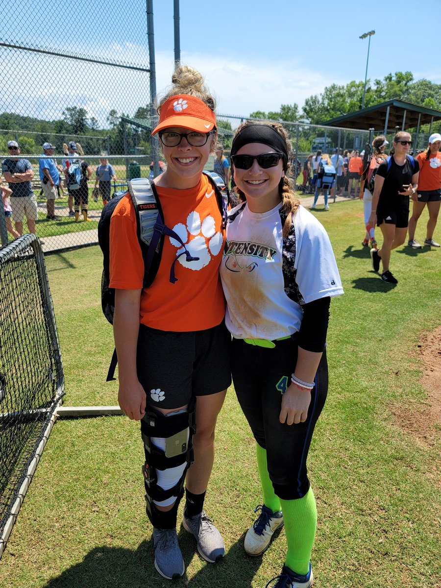 AliviaArtanis's tweet image. So fan girl rt now!! Valerie Cagle and @ansley_gilstrap ❤❤☺☺ Day one done.. two more to go! #learningTons #loveItHere @clemsonsoftball @intensitykod @SoftballConnect @IHartFastpitch @StriveSoftball @SFLIntensityKOD