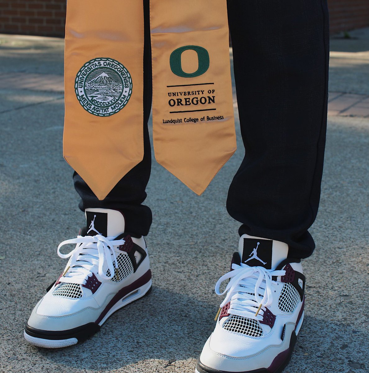 Lukevan7's tweet image. And just like that, degree secured✅ Thank you to the @uoregon &amp;amp; all the people I’ve met along the way🙏🏻#ScoDucks