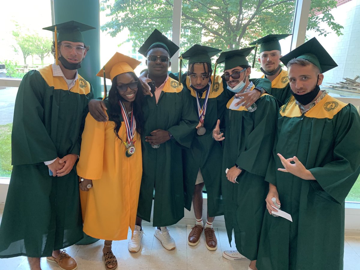 HamdenSchools's tweet photo. Congratulations and good luck to the Hamden High School Class of 2021! https://t.co/oreGh9jFQZ