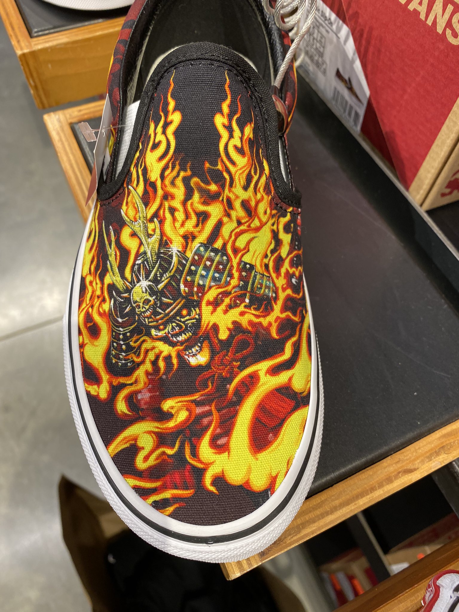 sneakers terbaik 2021