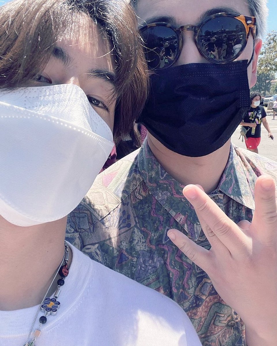 mtbb_skrrt85's tweet photo. ตื่นมาเจอผู้ชายสุดหล่อเสียงดีทั้งคู่เลยใจฟูไปอีก🤣🤭😍
#MarkTuan #wesda https://t.co/QykVgtAw0L