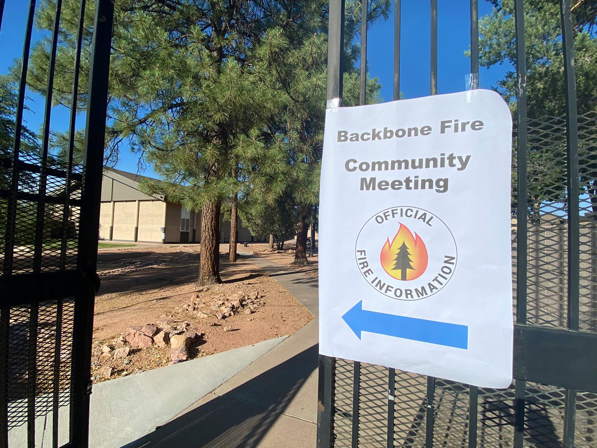 whitneyclarktv's tweet image. HAPPENING NOW: we are at Payson High School where officials are getting ready to give updates on the #BackboneFire. It’s currently burning 37,757 acres with evacuations in place in Pine, Strawberry and Hunts Ranch.

Live reports coming up at 6:30 and 8. #azfamily