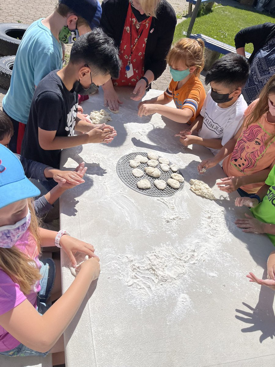 celebrating, remembering, and honouring today through prayer and creating #IndigenousPeoplesDay <a href="/StMaryECSRD/">St. Mary School</a>