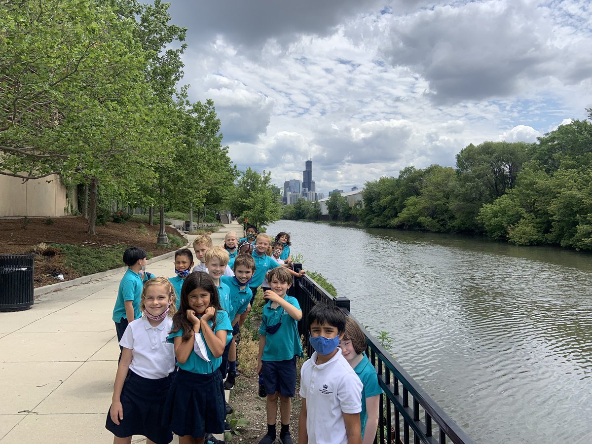 BISCLPYear3's tweet photo. The #MagicalMacaws enjoying our weekly walk this afternoon. We always make sure we get fresh air each day! @BISCLincolnPark https://t.co/ouL9ubOxRj