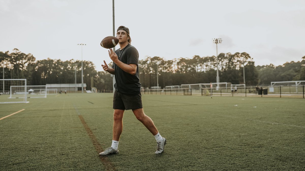 BellFilmz's tweet photo. Boom! 🔥
#Grinding  #football #savannahgeorgia #Filmmaking #Filmmaker #lockdownu #footballtwitter 
https://t.co/yeODhpR9G6 https://t.co/fiT6Ss30ZJ