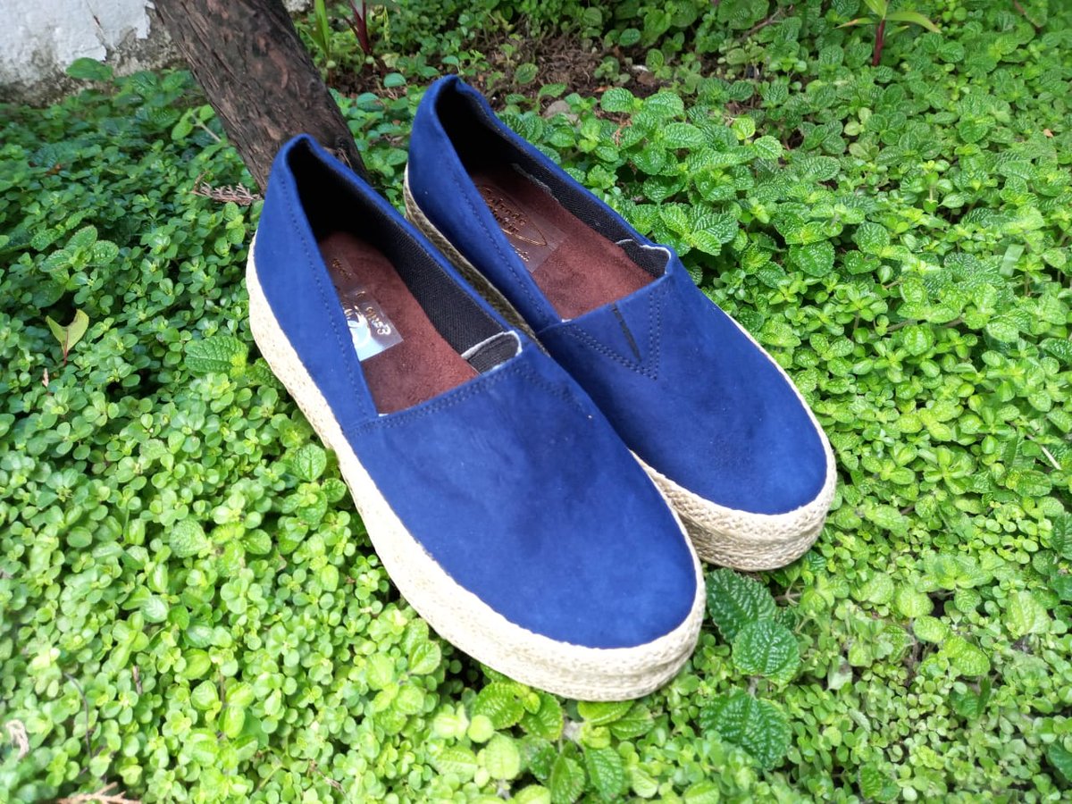 TiendaOVOP_SS's tweet photo. 🤩 Nuevo producto 🤩
Luce siempre cómoda y elegante, tenemos para ti calzado elaborado por #artesanas salvadoreñas 😍👡

¡haz tus pedidos ya! 😎

👉🏽llamanos o escribenos:
+503 2522-0001; +503 7065-0676 
#ElSalvador #tiendaovop #zapatos #sandalias #shoesforwomen #calzadofemenino https://t.co/jvbaF1jkfe