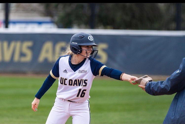 ucdavissoftball's tweet photo. #HBD to Leah Polson!!🧁 
Leah is a utility player majoring in Neurobiology, Physiology, &amp; Behavior and earned the nickname “clutch” this season! 🎈 
Hope your day is amazing!! 🎁 
#infield #outfield #sophomore #sortof #utility #HBD #goags #ucdavissb  #ncaa #divsion1 #softball https://t.co/GY5nOcyqsD