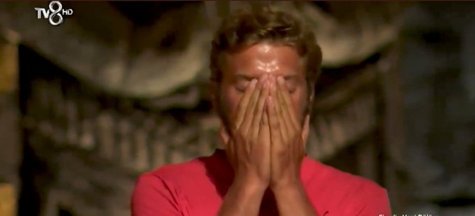 Ayşe, Berkay'ı potaya gönderdi.