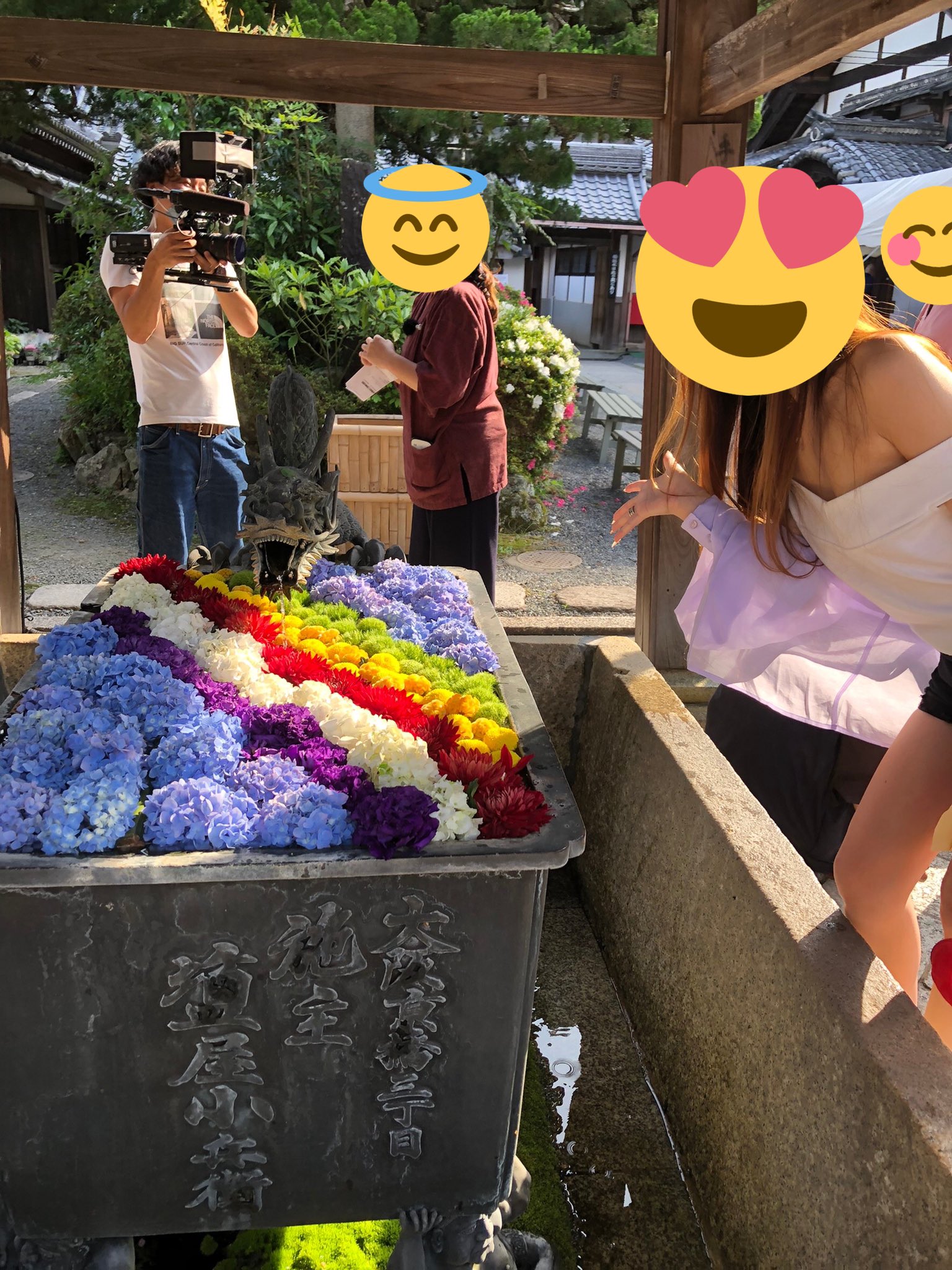 ぷろしゅーと 浜崎あゆみ 世代であろうギャルの生き残りが 取材の邪魔になるかならんかギリギリのラインを攻めて写真撮影してたんやけど この後しっかり花手水維持のための募金してて 好感度が2億上がった T Co 9rqzlme4h0 Twitter