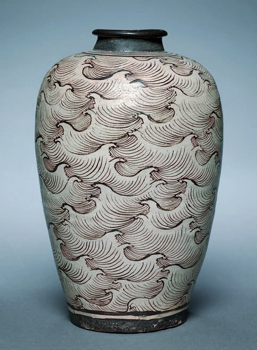 woodsidesusan2's tweet photo. water wave designs in Yuan ceramics. https://t.co/rMDsaUOPqX