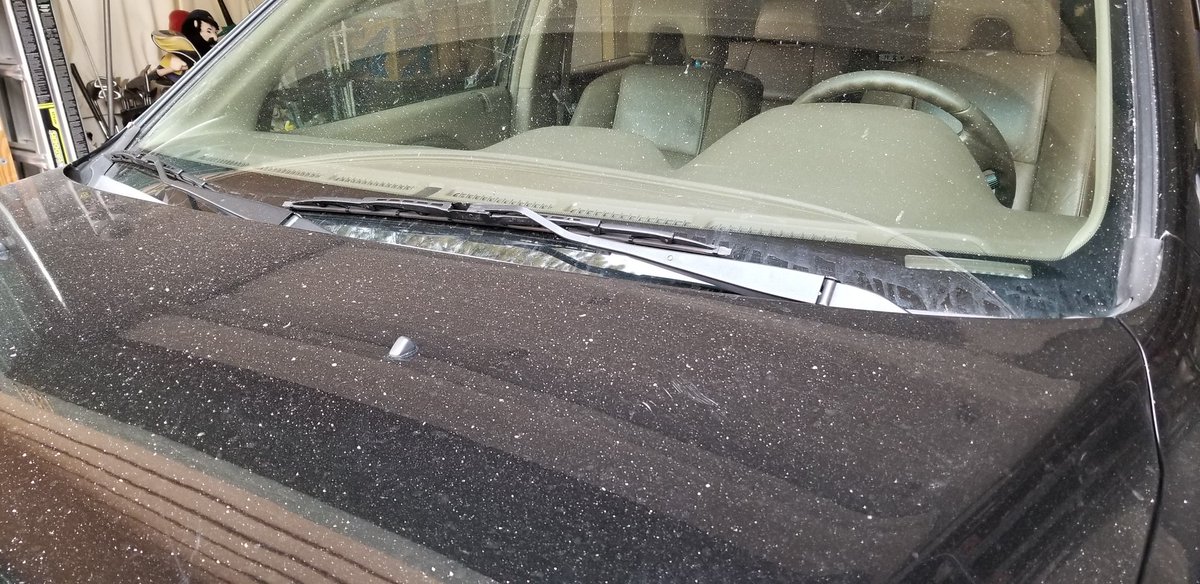 mitchstrohman's tweet image. That's ash on the car falling in the University Heights neighborhood of SW #Flagstaff from the #RafaelFire.
#azfire #azwx