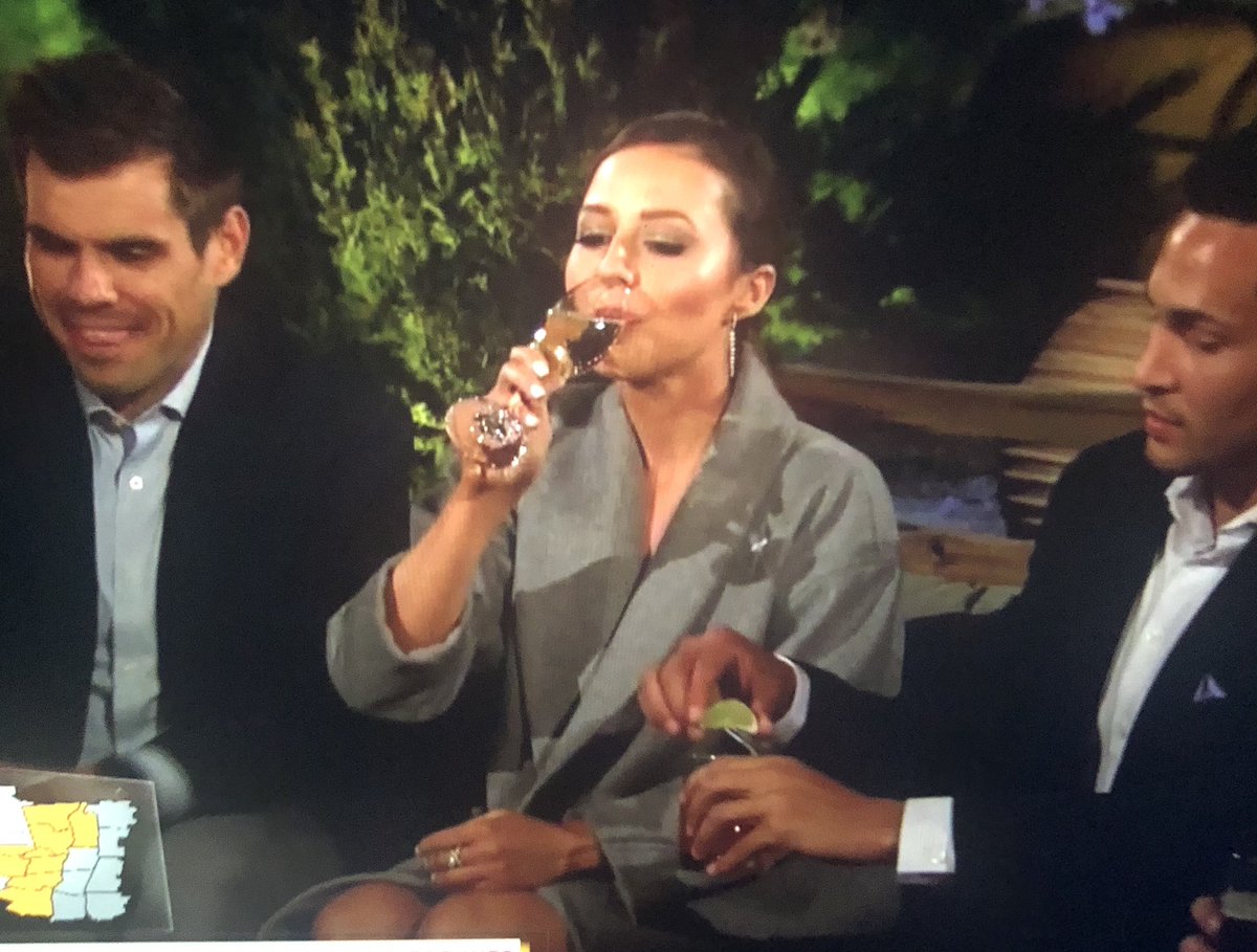 rgausepohl's tweet photo. Katie really came in here wearing her own menswear blazer telling the guys I don’t need your coat  #thebachelorette https://t.co/xACeSaScrm
