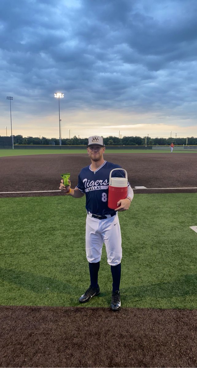 FiveToolCollege's tweet photo. #FiveToolCollegeNTX F: @DTigerBaseball Lawrence 5, NTXBC Dirtbags Orange 3
PoG: @BrendenDixon_ 3-4, 2 2B, HR, RBI, 3 R
Pitcher: @Bradley_Ely4 3 IP, 3 K, H
Notable: Alejandro Sanchez 2-3, HR, 3 RBI, R https://t.co/Wo23wzGKcY