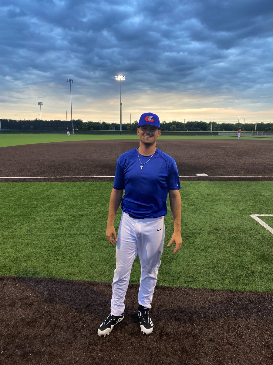 FiveToolCollege's tweet photo. #FiveToolCollegeNTX F: @DTigerBaseball Lawrence 5, NTXBC Dirtbags Orange 3
PoG: @BrendenDixon_ 3-4, 2 2B, HR, RBI, 3 R
Pitcher: @Bradley_Ely4 3 IP, 3 K, H
Notable: Alejandro Sanchez 2-3, HR, 3 RBI, R https://t.co/Wo23wzGKcY