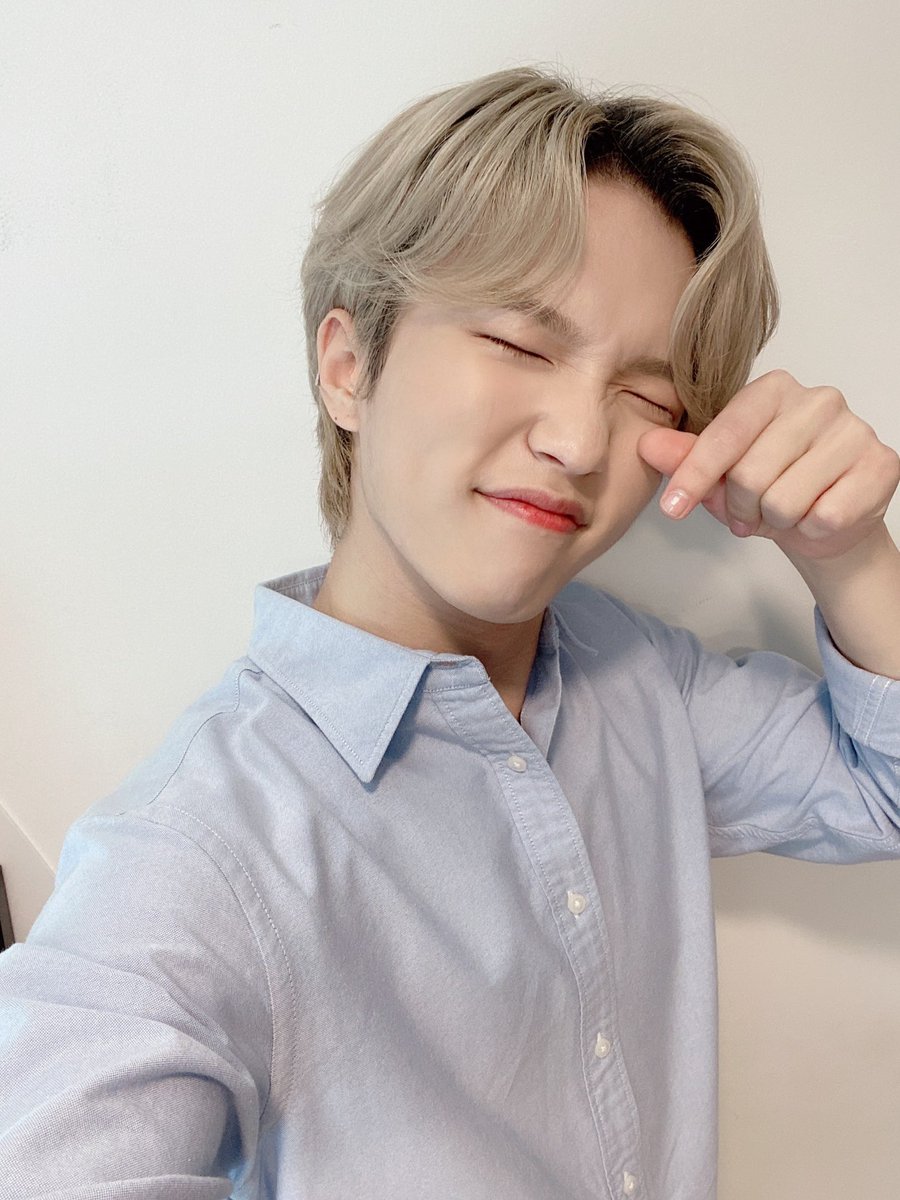 D_CRUNCH_JPN's tweet photo. 今日も未来の自分の為に❗️
For myself in the future today too!

直進せよ❗️
Go straight!

#D_CRUNCH
#HYUNOH
#For_myself https://t.co/TtmhO8jq3d