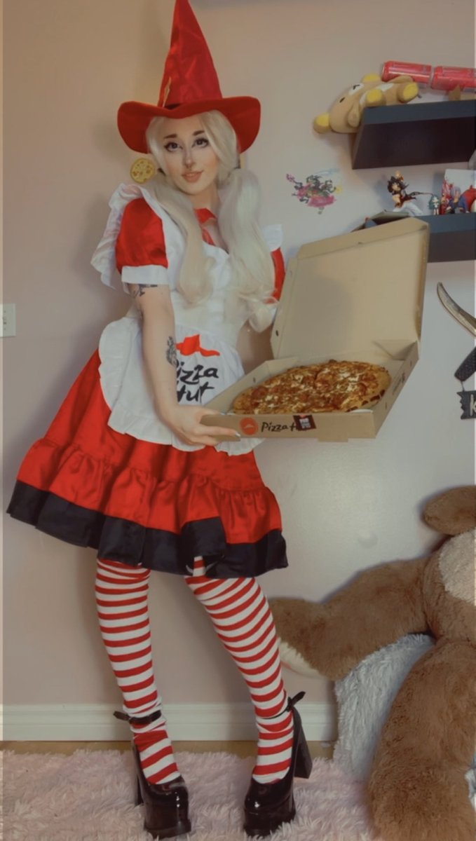 soon2bsloppy's tweet photo. Delivery note: send your cutest delivery person https://t.co/jqqDmPYzM5