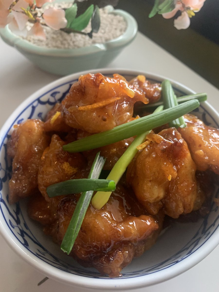 divine muse tweet media