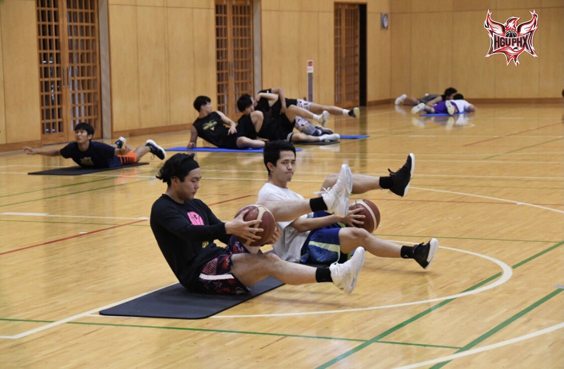 hguphx_official's tweet photo. 【トレーニング風景】

毎週月曜日は、#ACTIVATEGYM さんのトレーニングメニューを行っています！

チューブ等を使いながら、体幹と下半身を
重点的に鍛え上げます💪🔥

＃浜松学院大学 https://t.co/klonglpG7f