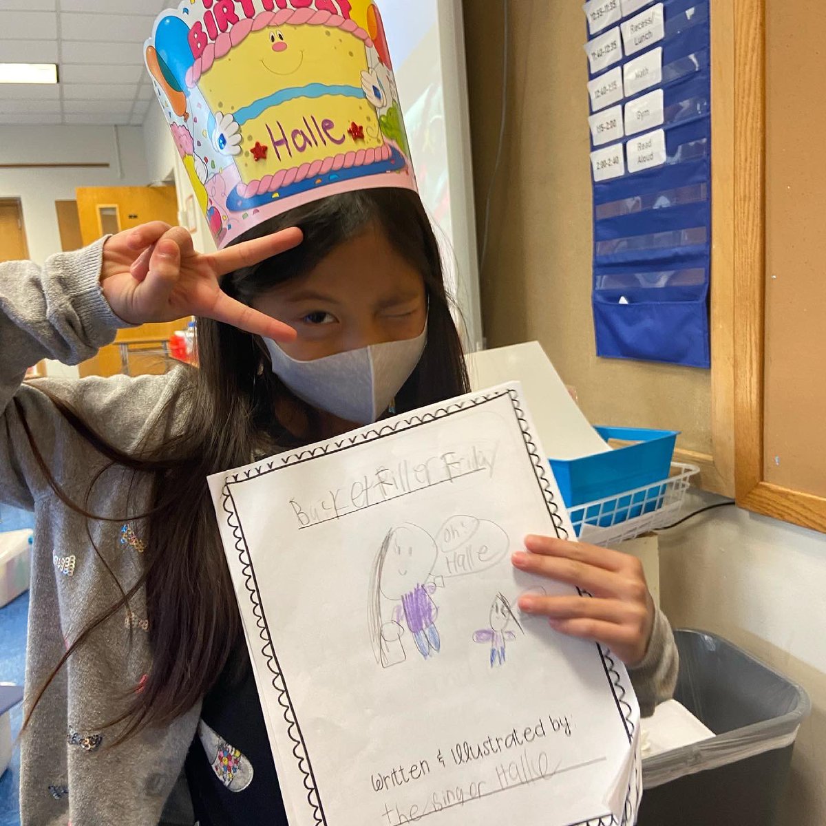 Miss_Junge's tweet photo. Today we started to share our final opinion writing pieces! We wrote about our favorite part of the school week. I loved hearing what their favorite part of the school week is and why!! Their illustrations blew me away, too! What fabulous authors and illustrators! @GinaFaust https://t.co/hXWZWYD0Fo