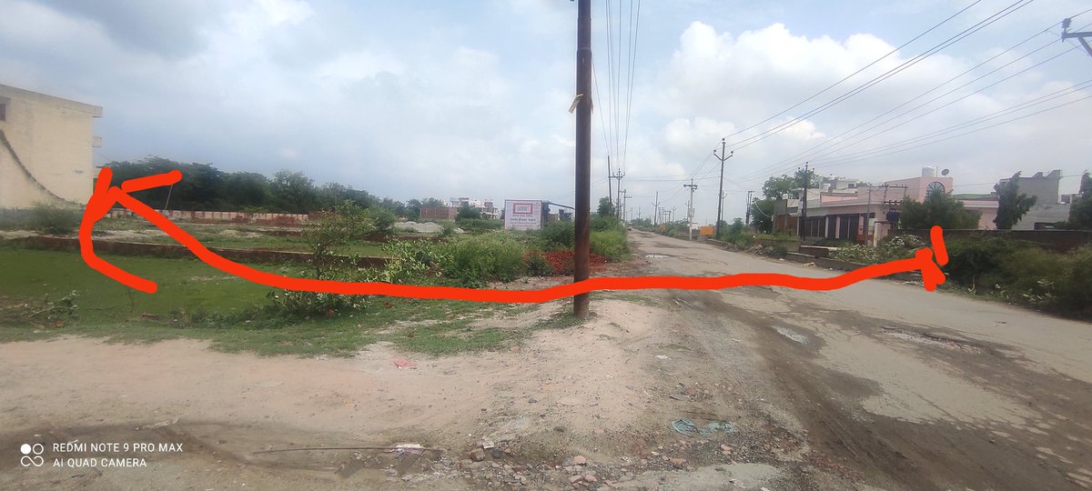 praveshashok's tweet photo. सर क्या 12 मीटर की दूरी पर विभाग मुझे कनेक्शन दे पाएगा? 
  सर जिन लोगों ने घूस दे दी उनको 300 मीटर दूर बलियों के सहारे कनेक्शन दे दिया गया
 मैंने घूस के पैसे नहीं दिए यही मेरा गुनाह हो गया क्या? @DVVNL_Care @MDDVVNL @mduppcl @UppclChairman @ptshrikant @EMofficeUP @DVVNLHQ https://t.co/cbouhpPRWa
