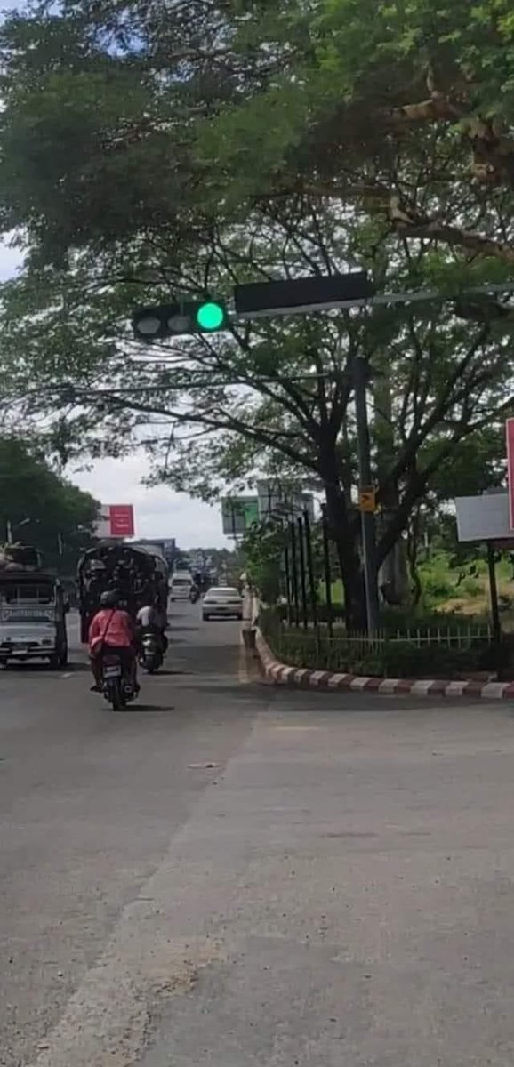 5 full Terrorists trucks is heading towards Mandalay from Sagaing. Civilians in #Mandalay were being suppressed with violence. The gunfires started since 7:30 am and hasn’t stopped till now 
#WhatsHappeningInMyanmar #June22Coup