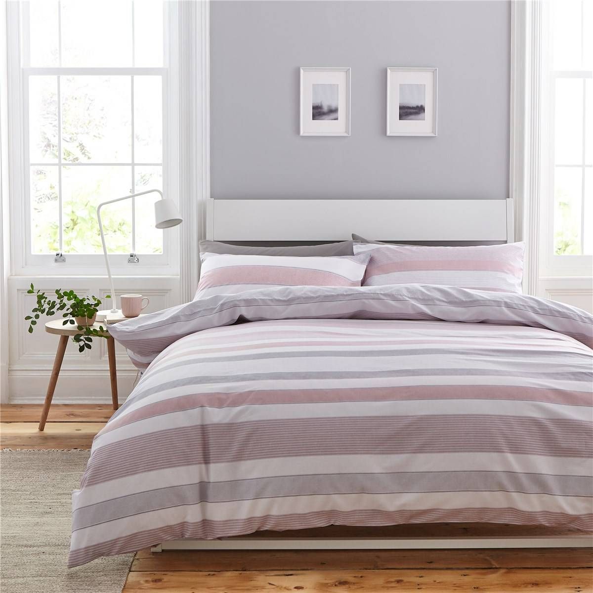 TheBedExpert's tweet photo. 20% OFF. Freshen up your bedroom with this blush Newquay Stripe Duvet set. Now ONLY £18 for a double set. https://t.co/Rcj8OylgzI https://t.co/VgW9t6079A