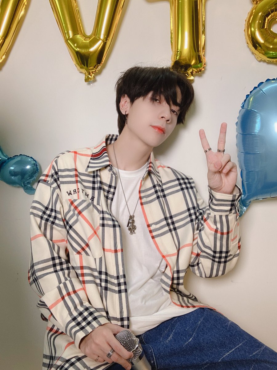 QH_MasterD's tweet photo. Cám ơn Muzik đã đón xem Hùng hôm nay. Vì thời lượng phát sóng có giới hạn nên kết thúc sớm hơn dự định , đừng buồn nha , chúng ta sẽ sớm gặp lại nhau tiếp thôi.. Luv u 💙🎤🎶
#quanghungmasterd #muzik 
#BuatruavuivexMD https://t.co/SP5wo3IxPa