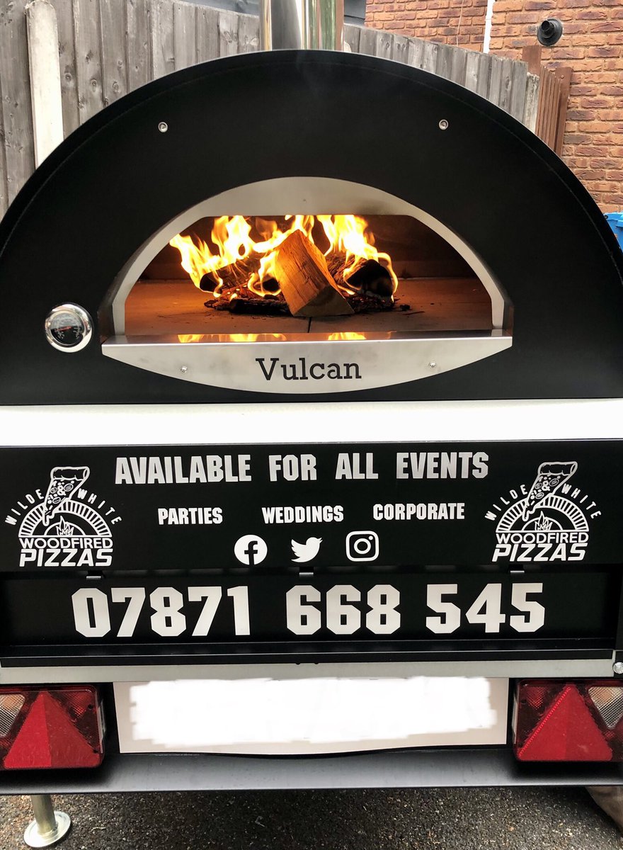 wwwpizzas's tweet photo. 🪵🔥🍕 Having a #party when the restrictions are lifted? 
🍕 #Birthdays 🍕#Weddings 🍕#GardenParties or 🍕#CorporateFunctions. 

Want food but not the cleaning up? 

Feel free to message us for more information. 
Wilde &amp; White Woodfired Pizzas 

https://t.co/DVFzStmOj5 https://t.co/YiJGtgJZPi