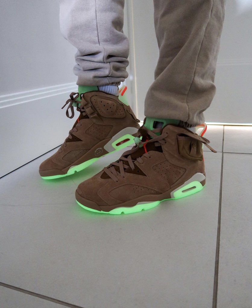 travis scott jordan 6 khaki on feet