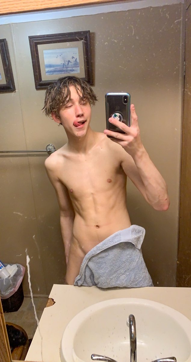 robbierotten56's tweet photo. Go sub to my onlyfans #gay #femboy #OF https://t.co/nnM3VccARY