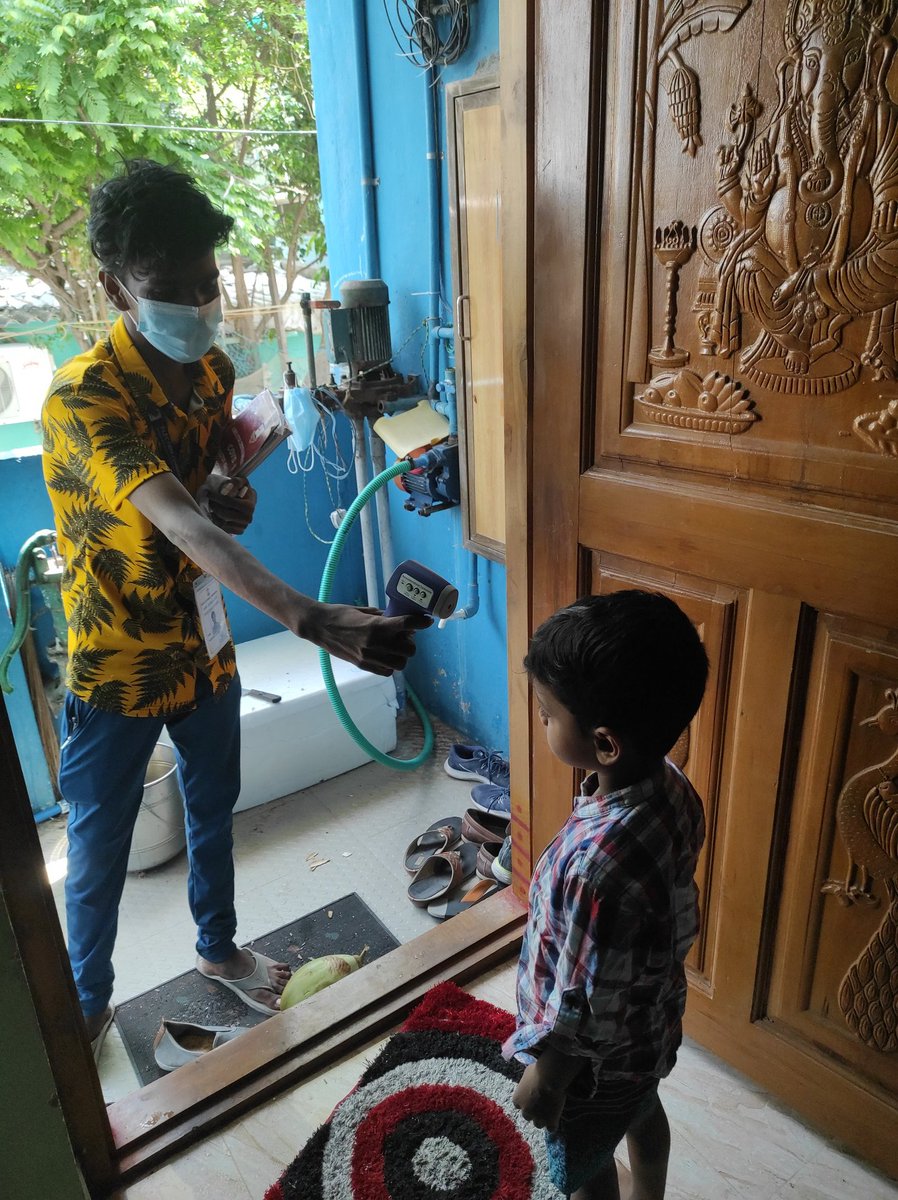 KishoreEdTech's tweet photo. Lakshmanan in Tondiarpet-ward 40,Chennai, shows up everyday without fail to ensure our safety and encourages us to take vaccines. We should appreciate their hardwork and cooperate by following the rules. Thanks to  @Lakshma65388808 @chennaicorp @Subramanian_ma @mkstalin https://t.co/O13o4MCkwf