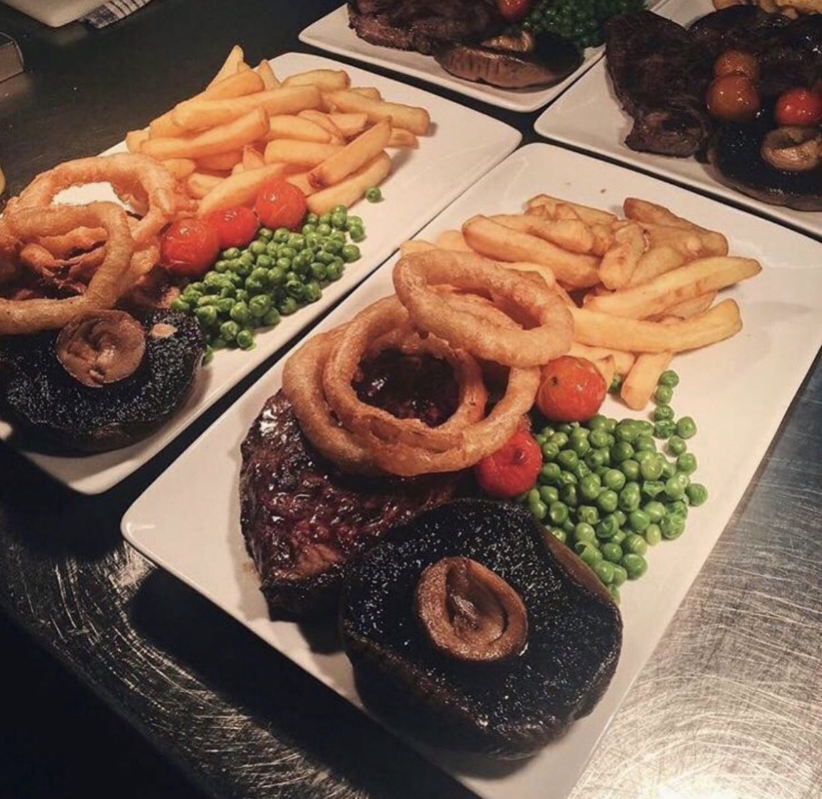 Tonight 🥩Our steak &amp; wine evening returns again for our #TuesdaySpecial tonight from 6pm..

Enjoy 2x Prime Grilled Rump Steaks (10oz approx.) Served with Grilled Tomato, Mushrooms, Chips, Peas and Homemade Onion Rings. Washed down with a bottle of house wine of your choice 🙌🏻