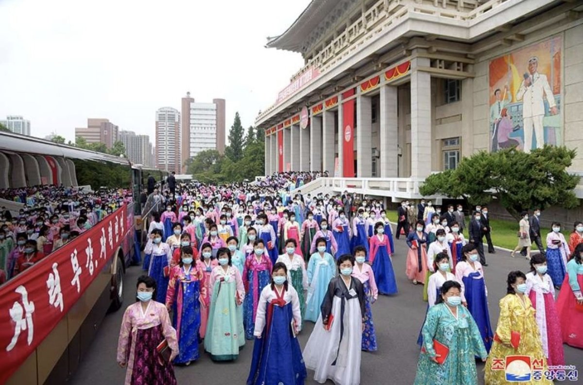 CoreanaConnect's tweet photo. Images from the 7th Congress of Socialist Women's Union of Korea (조선사회주의녀성동맹 제7차대회) via "#DPRK Today." 

#Pyongyang, #NorthKorea. https://t.co/lS5KUC8bVI