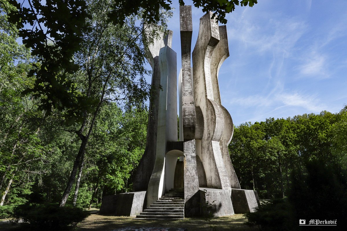 2BreakingNews4's tweet image. Ovako njeguju i čuvaju antifašističe vrijednosti posljednjih 30-tak godina u Hrvatskoj
📸 Brezovica kraj Siska | 15.6.2021.