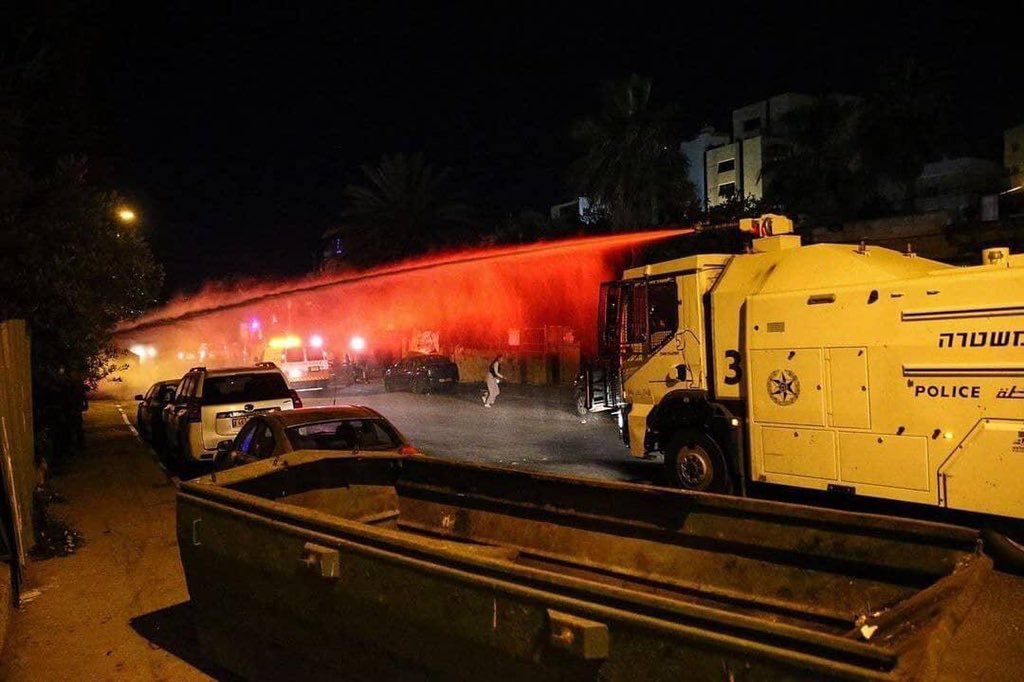 m_zaa75's tweet photo. Settlers attack in Sheikh Jarrah neighborhood last night. 

#FreePalestine
#SaveSheikhJarrah 
#SaveSilwan https://t.co/CHDRXoP3hE
