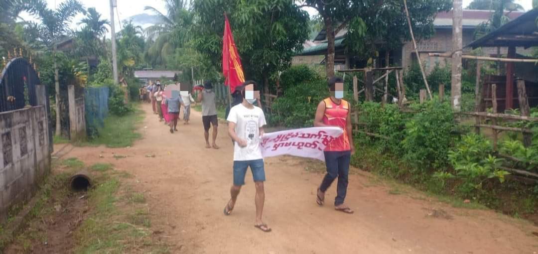 Arn_the_king's tweet photo. Ppl in NyinMaw village,#LongLone Tsp held the regular dawn strike against the military dictatorship 

#June22Coup #WhatsHappeningInMyanmar #UnfetteredAccessForAids https://t.co/FmNrvlb9C6