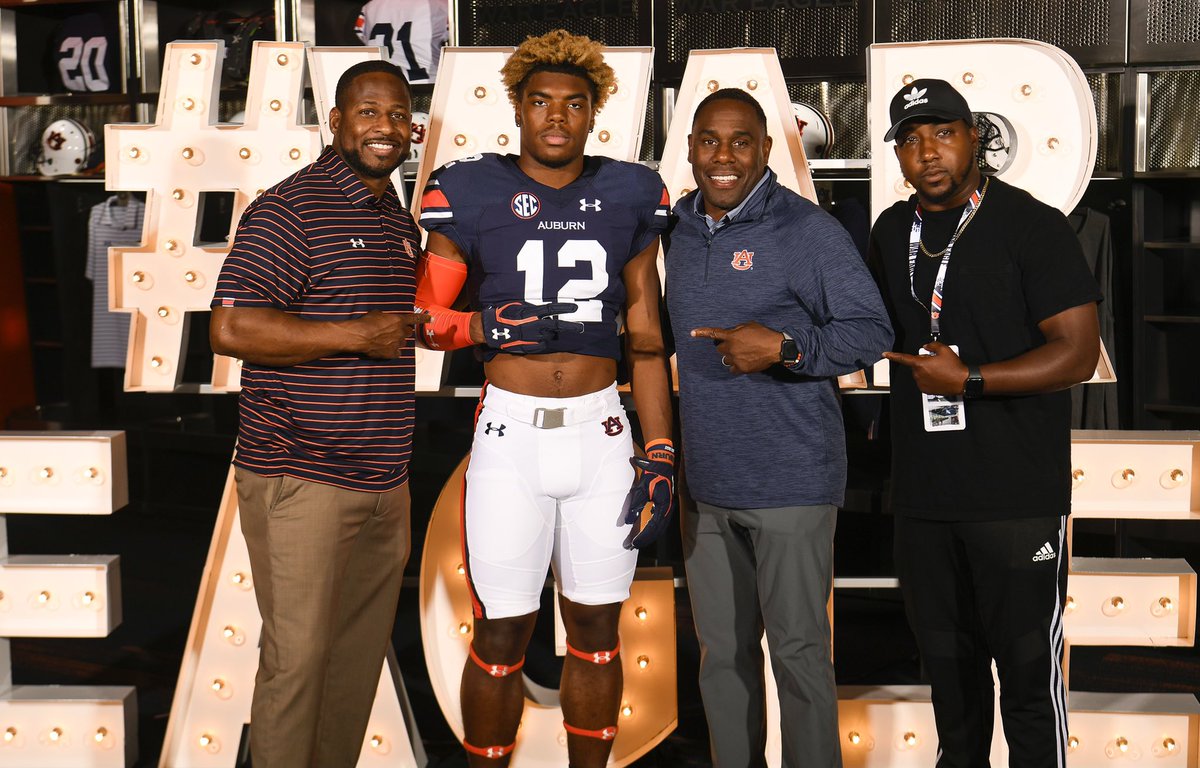 Tre_Citizen1's tweet photo. #WDE🦅 😏 https://t.co/nFYFHktbhd