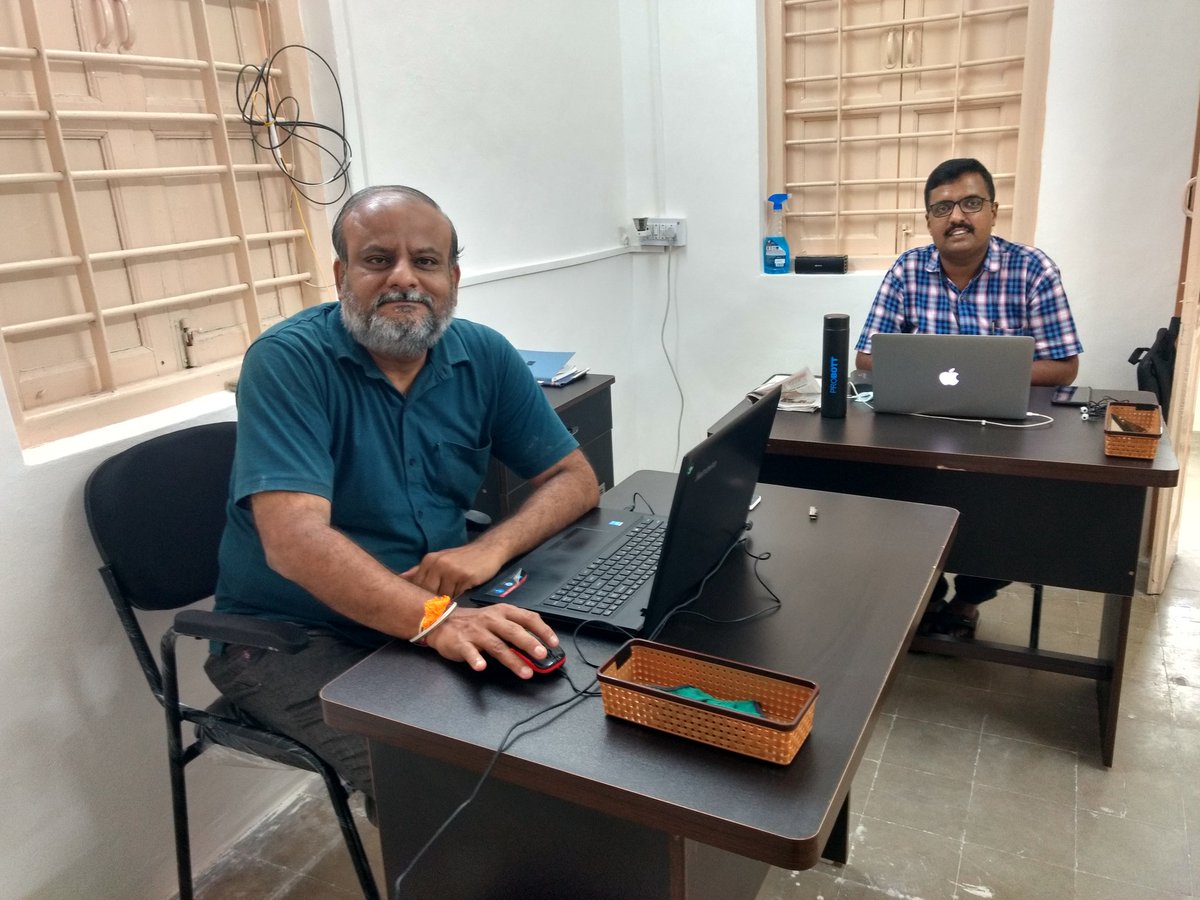 SarvadnyaMedia's tweet photo. साधारण वर्षभर मी आणि विश्वनाथनं 'वर्क फ्रॉम होम' केल्यानंतर 'सर्वज्ञ मीडिया सर्व्हिसेस'ने आता  स्वतःच्या ऑफिसमधून कामकाज सुरू केले आहे. लोकमान्य नगरमधील इमारत क्र. 18 मध्ये आमचे ऑफिस आहे. 

नक्की या... शुभेच्छांसह...

@CAshishWriter
@gwishwan https://t.co/0uy4CP7OyI