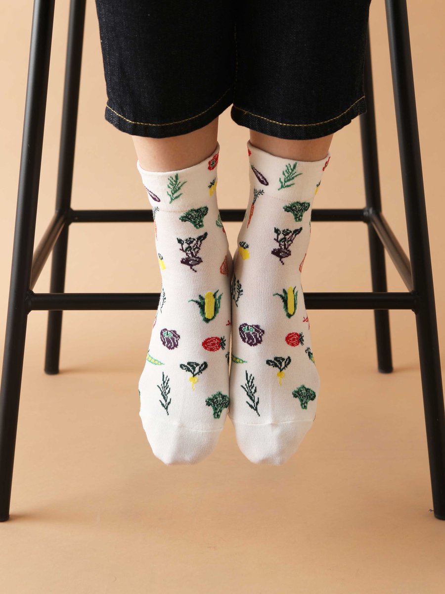 Tabio 靴下屋 セールでおすすめの靴下 野菜をふんだんにデザインに使った靴下 T Co 3nmzc6kbro １号