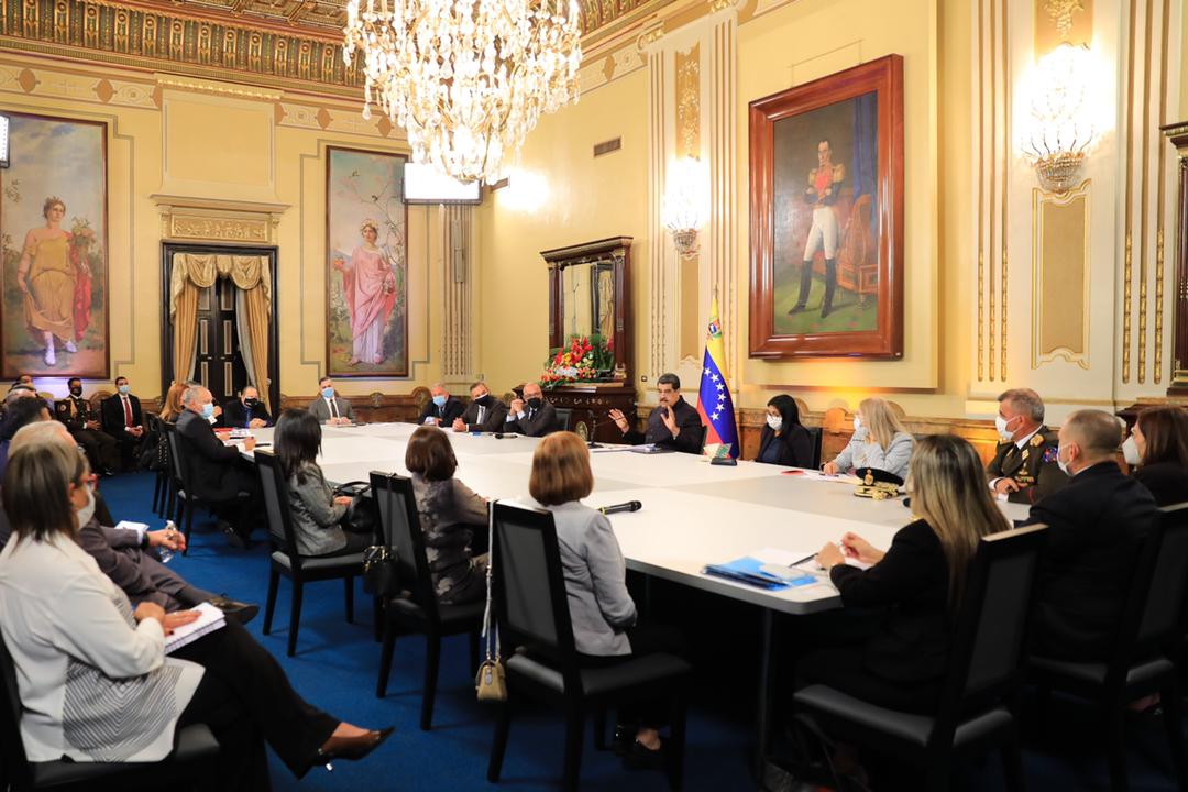Comisión Especial para la Revolución del Sistema de Justicia Venezolano, tiene 60 días para solucionar de raíz, con justicia, el hacinamiento en los centros de detención preventiva y regularizar el paso a los centros penitenciarios de quienes estén siendo juzgados.