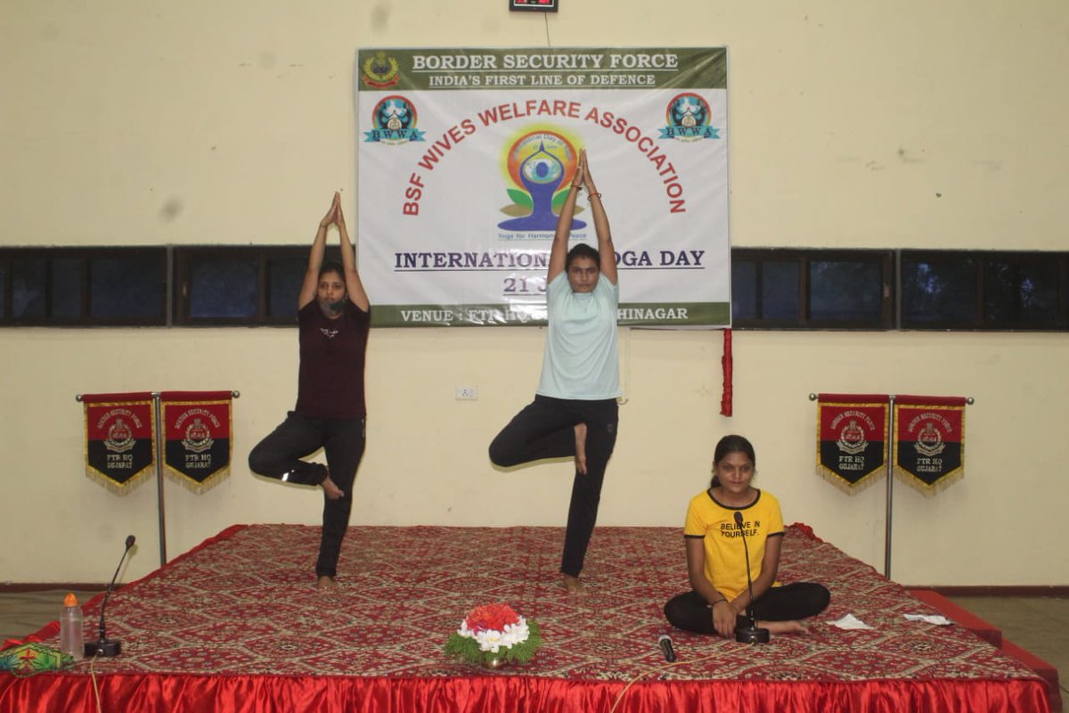 BSF_Gujarat's tweet photo. "Prahari Sangini" @BWWA_India celebrated the #InternationalYogaDay2021
#YogaForWellness
#YogaWithBordermen
#India
#YogaDay
#yoga https://t.co/zuCWR64y1b