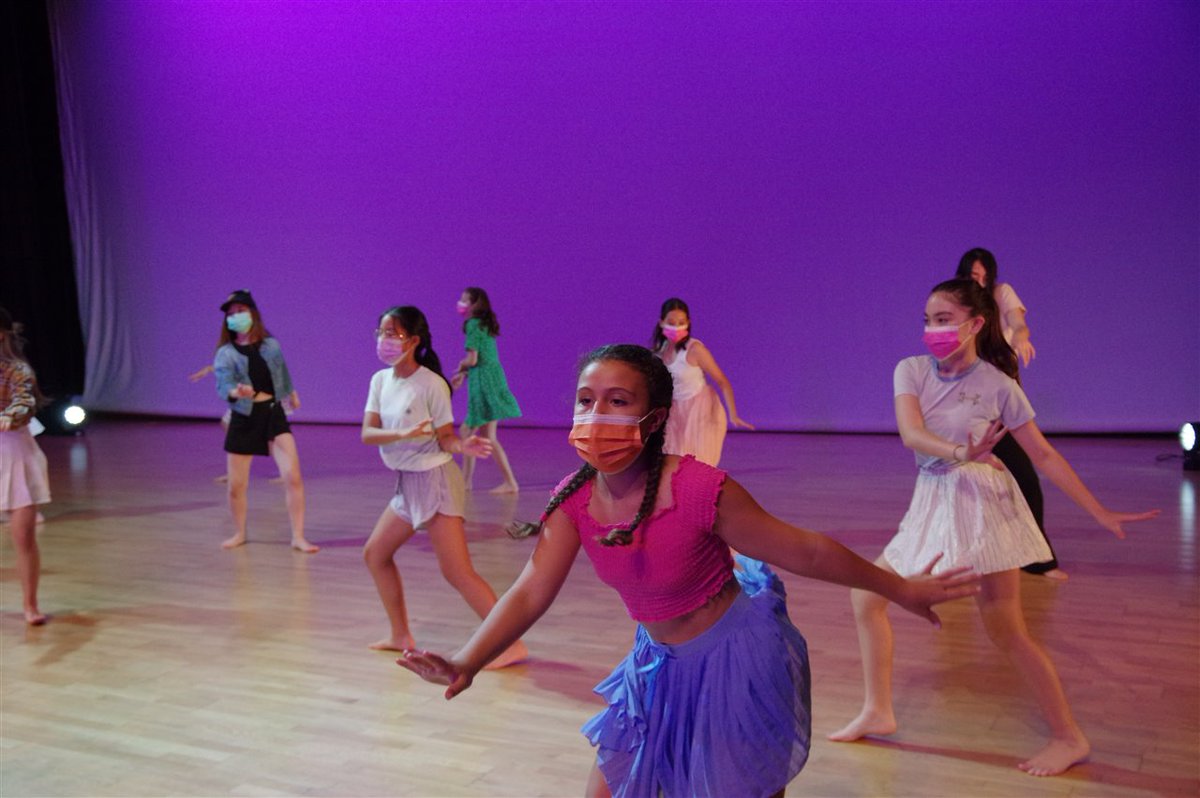 DCSG_Dulwich's tweet photo. Today we commemorate the Celebration of Dance! π The #dance department is thrilled to share this performance with the community live, today at 1.30pm through the Parent Portal link: https://t.co/rjawZCS1Ba
#CelebrationOfDance #DCSGDance #DCSGBetterTogether https://t.co/EDzKp1MCgi