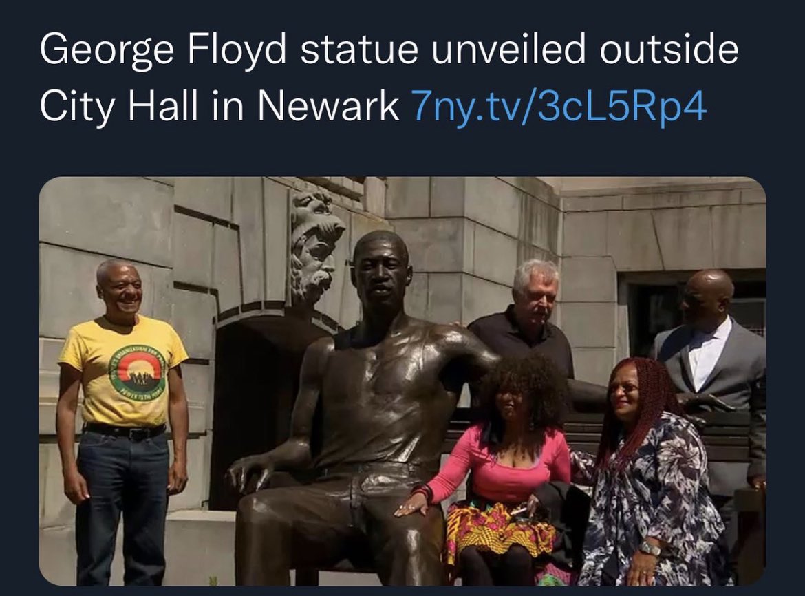 CloydRivers's tweet photo. Welcome to 2021. We tear down statues of our Founding Fathers and erect statues of criminals. 🤡🤡 https://t.co/Buw6fXCuzd