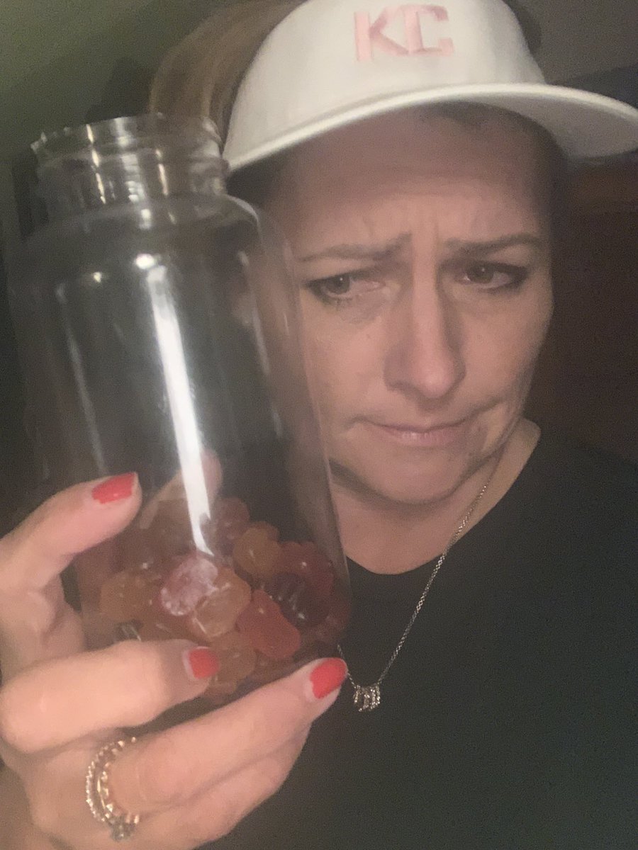 RadioDana's tweet photo. I walked into the kitchen last night and Kris was munching on these. I said what the heck are you doing LOL?!?! They're children's one-a-day vitamins from Costco. #notcandy ๐คฆโโ๏ธ๐
๐
๐
๐
๐
๐
๐
๐
๐
๐
๐
#fact https://t.co/0jkKd1GQUF